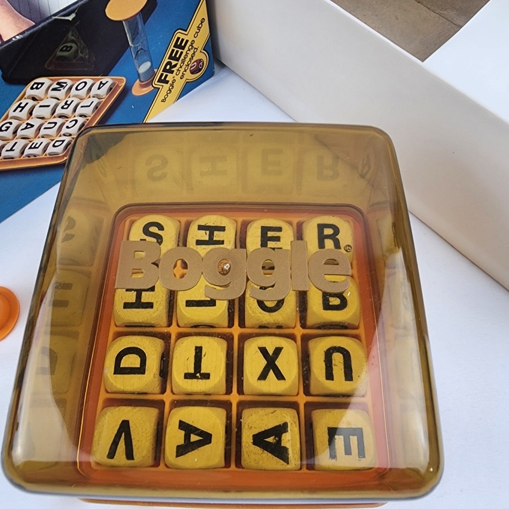 Vintage Boggle Parker Brothers 1976 Original Box Free Challenge Cube‎ Rare - Picture 4 of 5